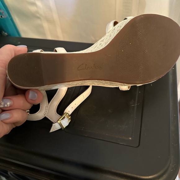 New! Clark’s White Leather Strappy Wedge Platform Heels - Picture 13 of 15